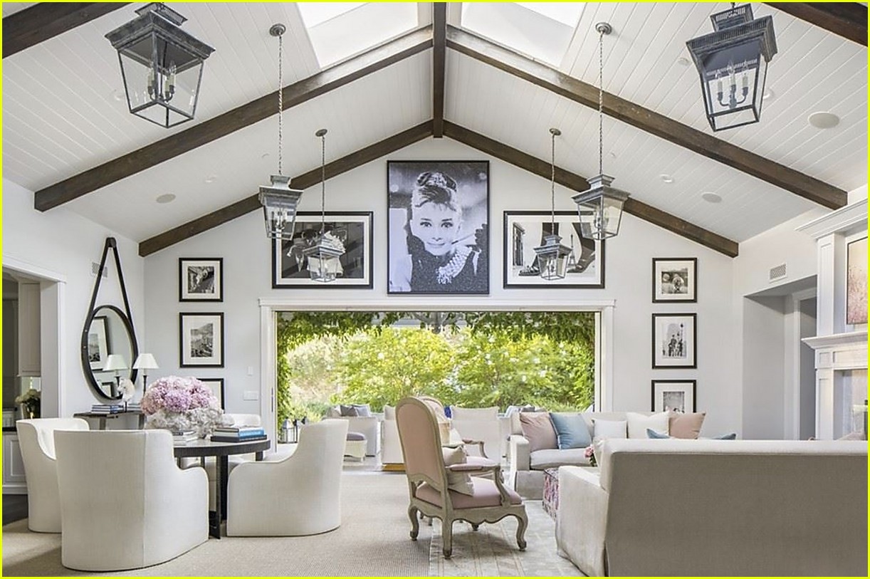 sylvester-stallone-buys-new-home-03