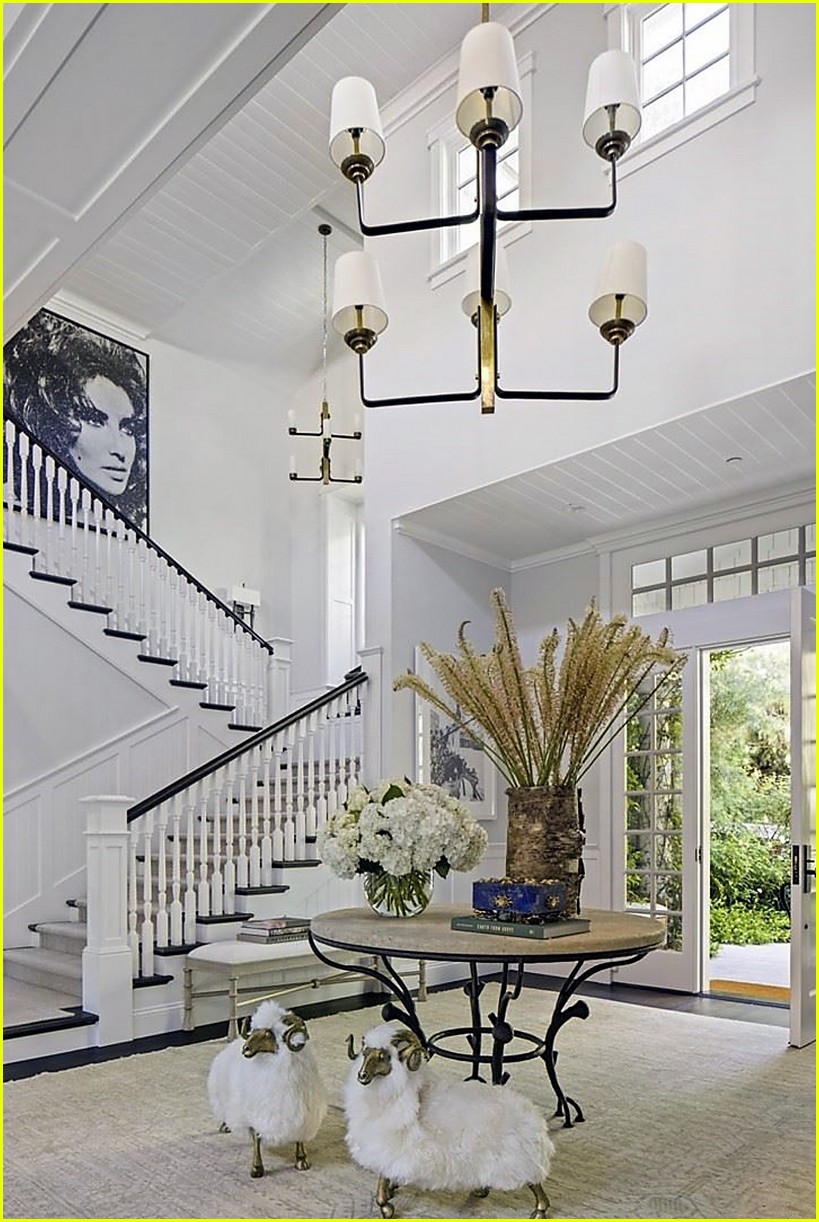 sylvester-stallone-buys-new-home-07