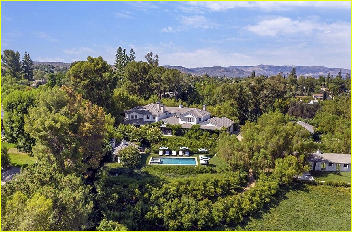 sylvester-stallone-buys-new-home-04
