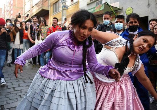 مصارعة السيدات فى شوارع بوليفيا