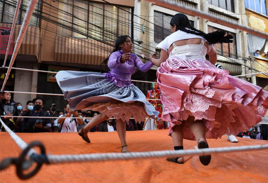 كرنفال الكوليتا الشعبي فى شوارع بوليفيا