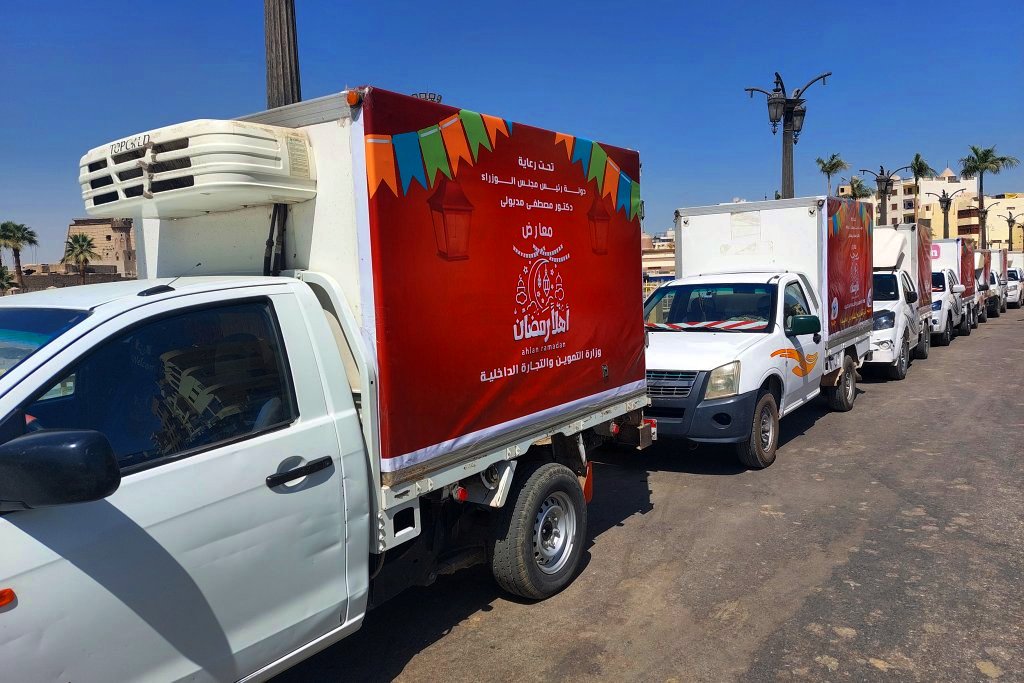 سيارات معارض أهلا رمضان بمدينة الأقصر
