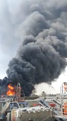حريق داخل مصنع
