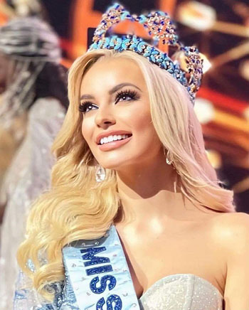 البولندية كارولينا بيلاوسكا تتزين بتاج ملكة جمال العالم 2021 (21)