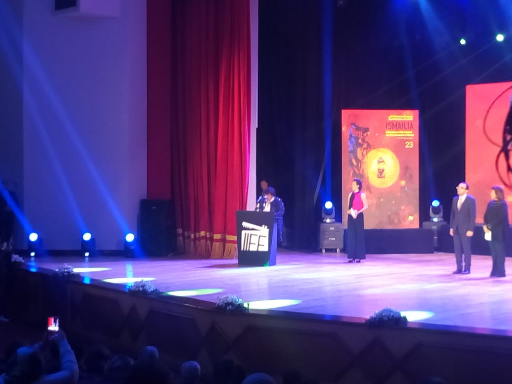 إيناس عبد الدايم وزيرة الثقافة مهرجان الإسماعيلية محفل عالمي (2)