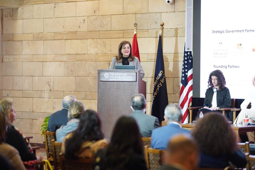 وزيرة التخطيط اثناء كلمتها