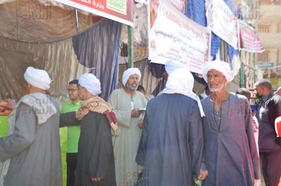 الاقبال-من-المواطنين-على-المعرض الاقبال-من-المواطنين-على-المعرض