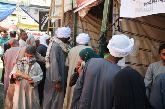 توافد-كبير-من-الاهالى-على-المعرض توافد-كبير-من-الاهالى-على-المعرض