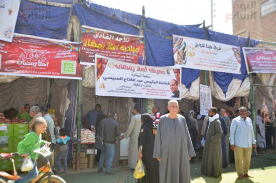 جانب-من-الاقبال-الكبير-على-المعرض جانب-من-الاقبال-الكبير-على-المعرض