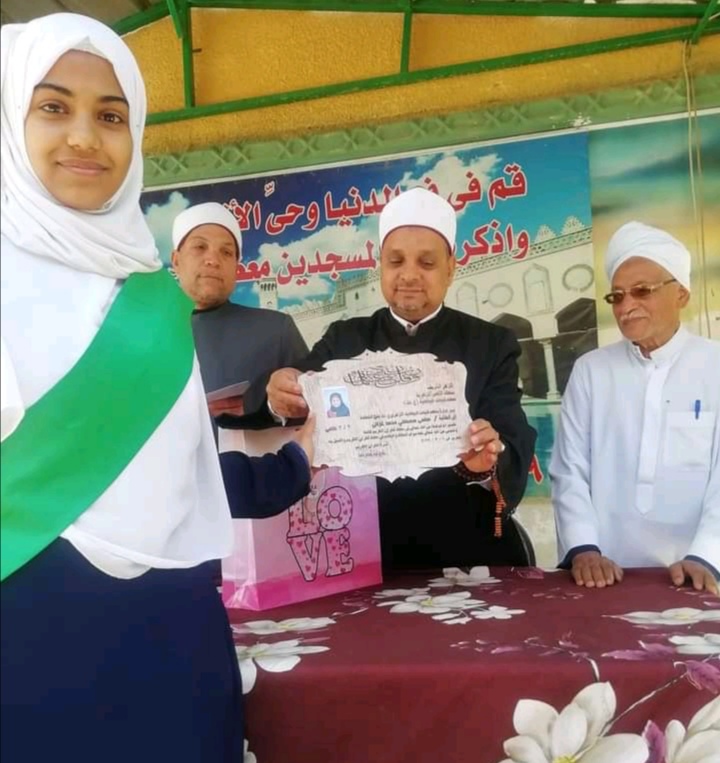 معهد فتيات البياضية يكرم الطالبات حفظة القرآن الكريم  (3)