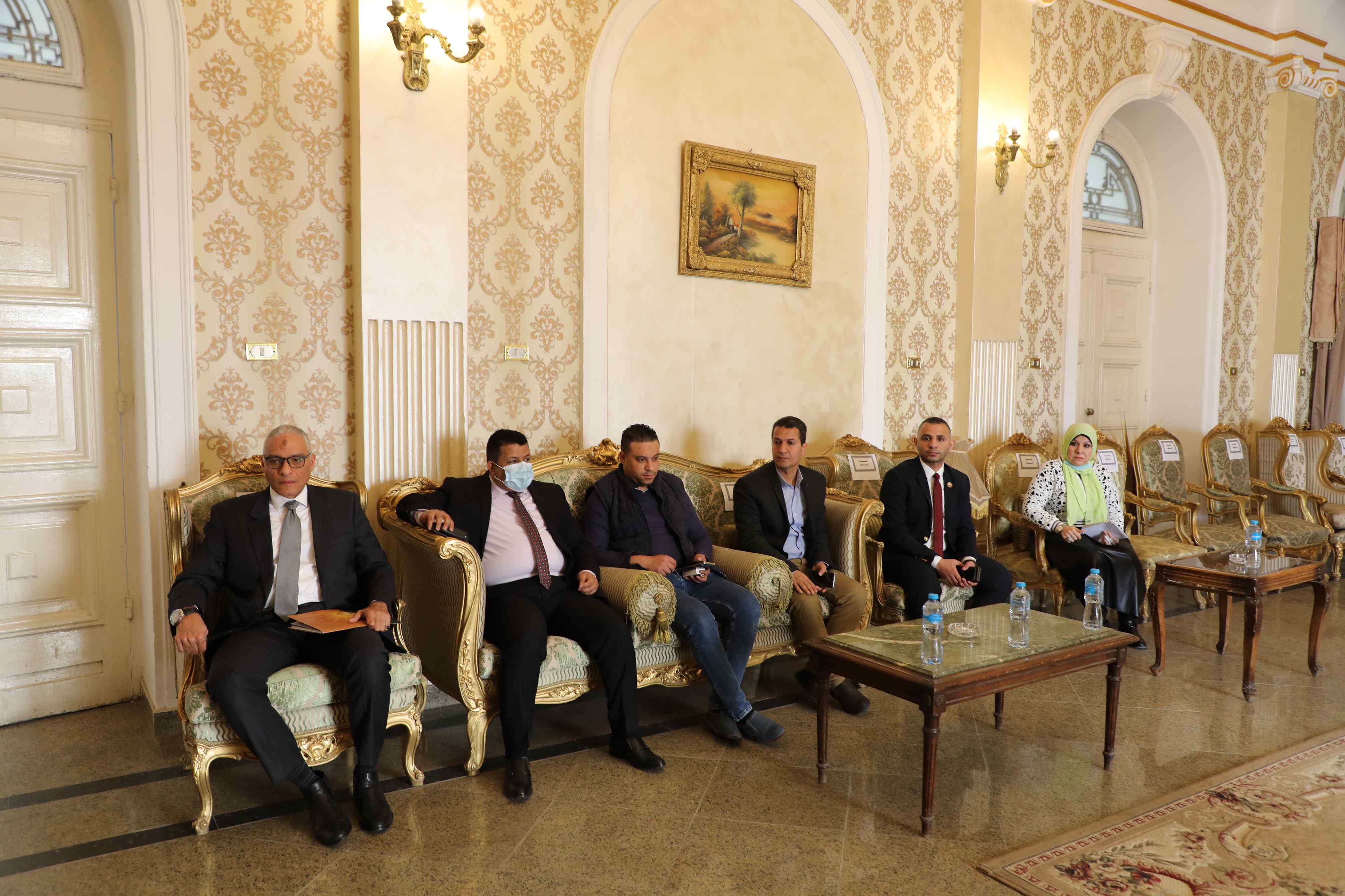 محافظ المنيا يستقبل وفد لجنة التنمية المحلية بمجلس النواب  (8)
