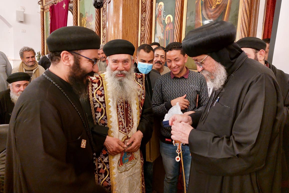 إيبارشية إسنا وأرمنت تحتفل باليوبيل الفضي لرسامة الكهنوت (2)