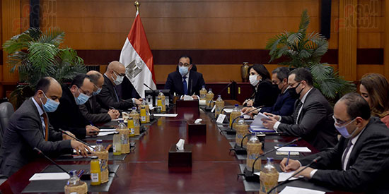 رئيس الوزراء يتابع موقف طرح الوحدات السكنية والأراضى للمصريين بالخارج (1)