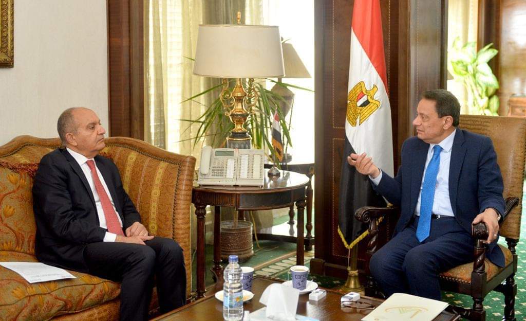 كرم جبر رئيس المجلس الأعلى لتنظيم الإعلام والسفير أمجد العضايلة سفير المملكة الأردنية في مصر