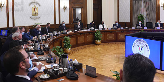 رئيس الوزراء يستعرض مع ممثلى 16شركة ألمانية مجالات الاستثمار فى مصر  (3)
