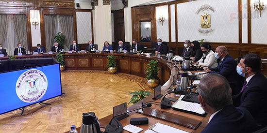 رئيس الوزراء يستعرض مع ممثلى 16شركة ألمانية مجالات الاستثمار فى مصر  (4)