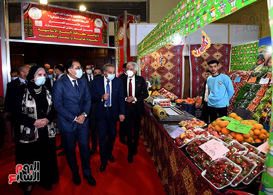 رئيس الوزراء يفتتح معرض اهلا رمضان (25)