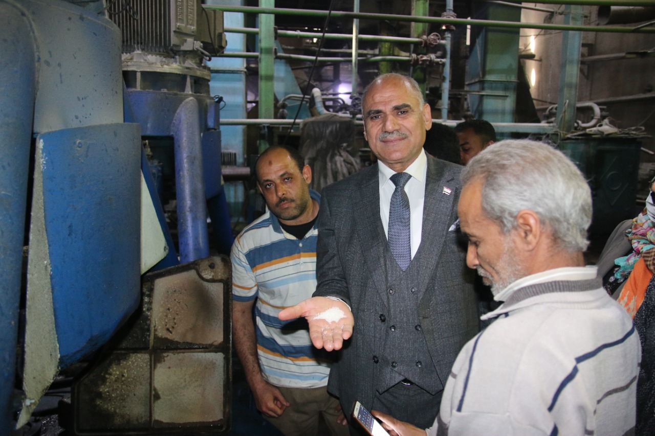 رئيس جامعة الأقصر يترأس زيارة قطاع خدمة المجتمع لمصنع سكر أرمنت (7)