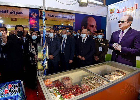 رئيس الوزراء يفتتح معرض اهلا رمضان (42)