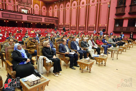 مؤتمر بكلية الاعلام جامعة الازهر (14)