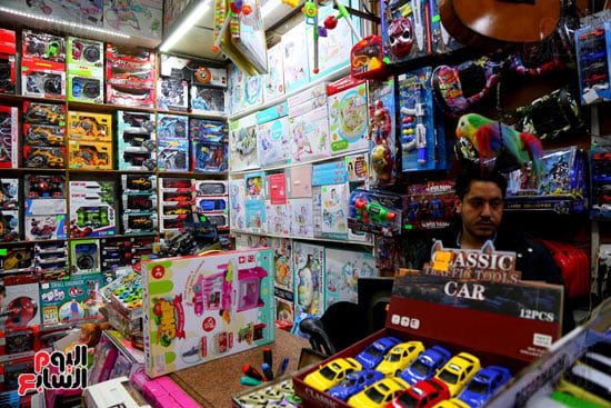 البوبيت الأكثر مبيعا فى سوق لعب الأطفال بالإسكندرية (6)