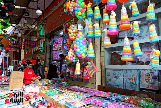 البوبيت الأكثر مبيعا فى سوق لعب الأطفال بالإسكندرية (14)