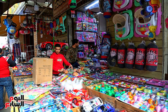 البوبيت الأكثر مبيعا فى سوق لعب الأطفال بالإسكندرية (17)