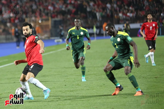 الشوط الثانى من مباراة منتخب مصر والسنغال (7)