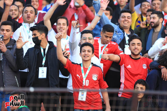 الجماهير المصريه فى مباراة مصر والسنغال (2)