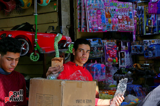 البوبيت الأكثر مبيعا فى سوق لعب الأطفال بالإسكندرية (30)