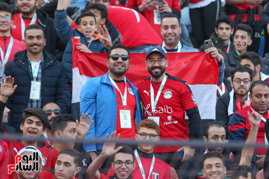 الجماهير المصريه فى مباراة مصر والسنغال (21)