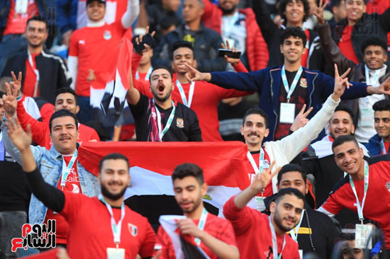 الجماهير المصريه فى مباراة مصر والسنغال (18)