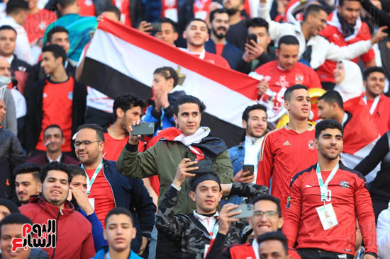 الجماهير المصريه فى مباراة مصر والسنغال (4)
