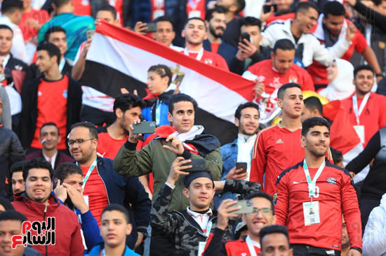 الجماهير المصريه فى مباراة مصر والسنغال (5)