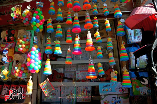 البوبيت الأكثر مبيعا فى سوق لعب الأطفال بالإسكندرية (22)