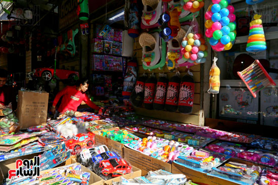 البوبيت الأكثر مبيعا فى سوق لعب الأطفال بالإسكندرية (26)