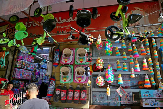 البوبيت الأكثر مبيعا فى سوق لعب الأطفال بالإسكندرية (29)