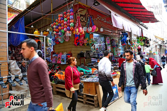 البوبيت الأكثر مبيعا فى سوق لعب الأطفال بالإسكندرية (19)