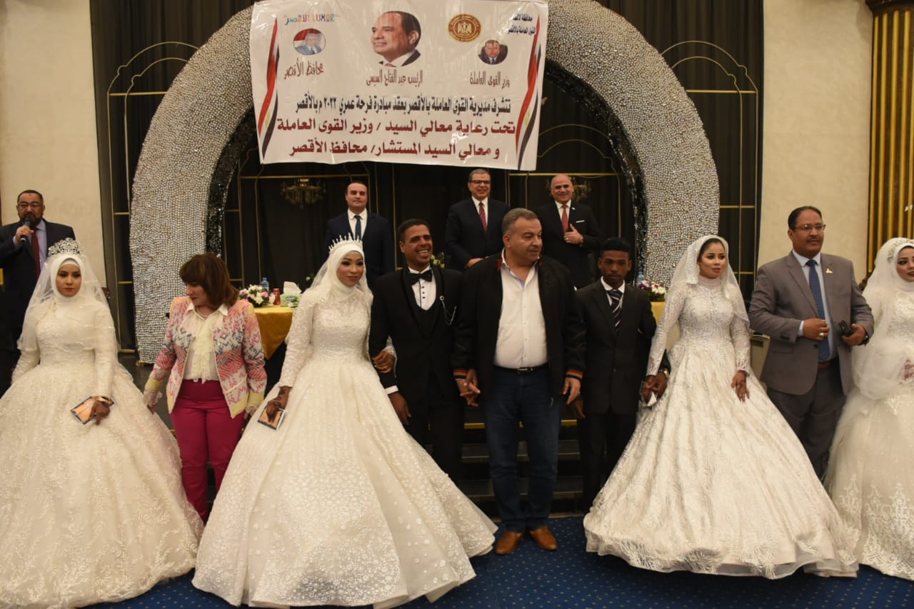 فرحة كبيرة للعرائس فى فعاليات المبادرة بالأقصر