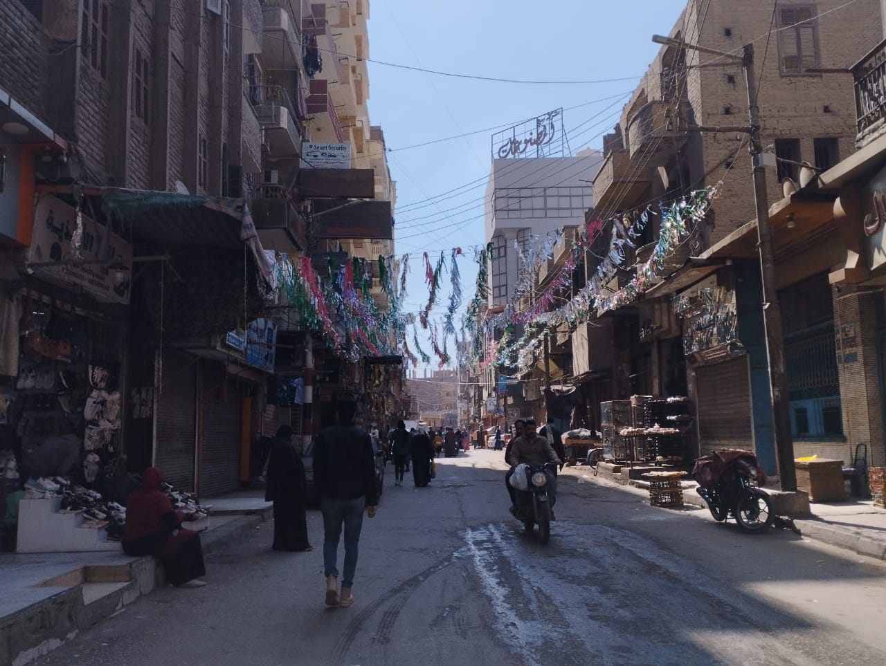  شارع الحسين يتجمل بزينة رمضان (3)