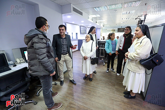 الأمهات-المثاليات-داخل-صالة-التحرير الأمهات-المثاليات-داخل-صالة-التحرير