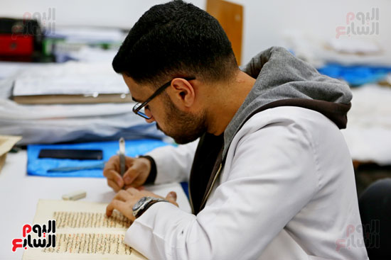 معمل ترميم المخطوطات القديمة بمكتبة الاسكندرية (25)