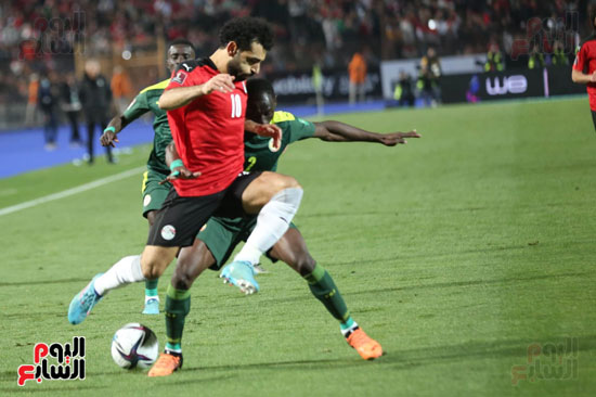 الشوط الثانى من مباراة منتخب مصر والسنغال (4)