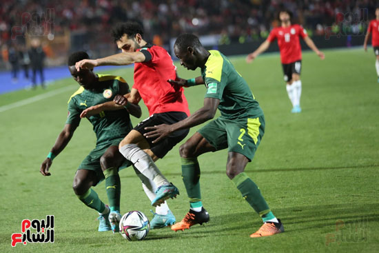 الشوط الثانى من مباراة منتخب مصر والسنغال (6)
