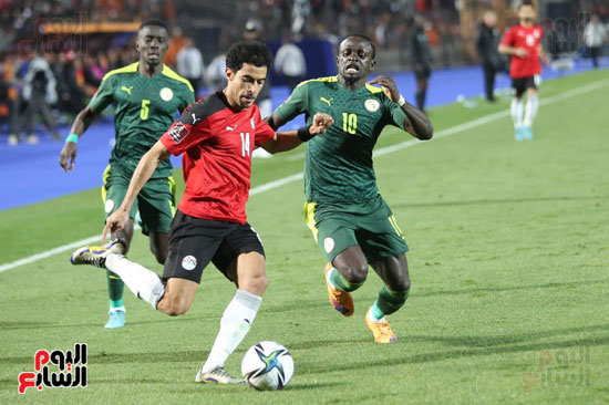 الشوط الثانى من مباراة منتخب مصر والسنغال (10)