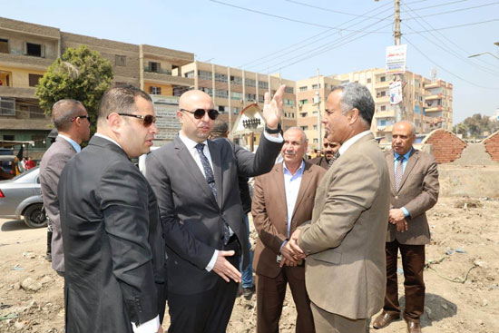 محافظ بنى سويف يتفقد المشروعات الجديدة فى مركز ناصر (1)