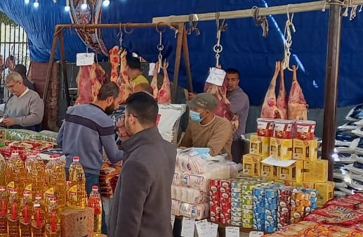 محافظ بنى سويف يفتتح معرض بيع السلع واللحوم بأسعار مخفضة (5)