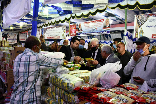 محافظ جنوب سيناء يفتتح معرض أهلا رمضان بشرم الشيخ (7)