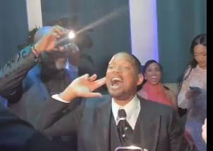 ويل سميث يرقص