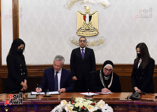 رئيس الوزراء يشهد مراسم التوقيع على إعلان نوايا مشترك للتعاون بين مصر وفرنسا (2)